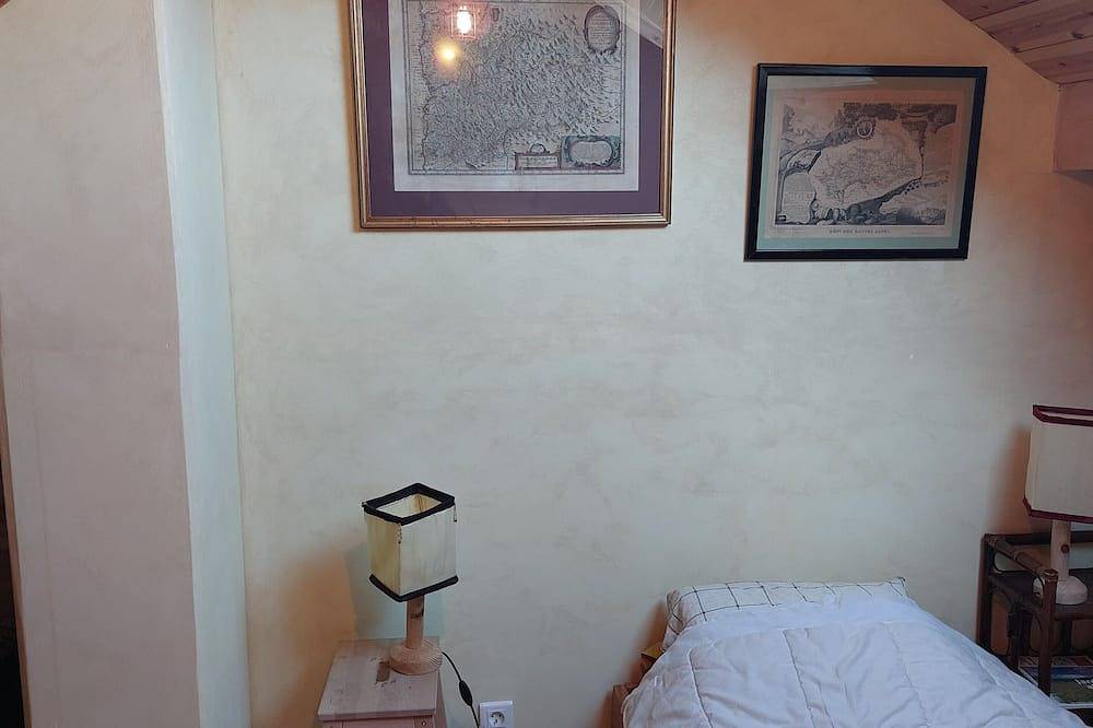 Appartement Calme, Ensoleillé, vue Imprenable, Spacieux 70 m2, Classé 3* in Molines-en-Queyras, Queyras