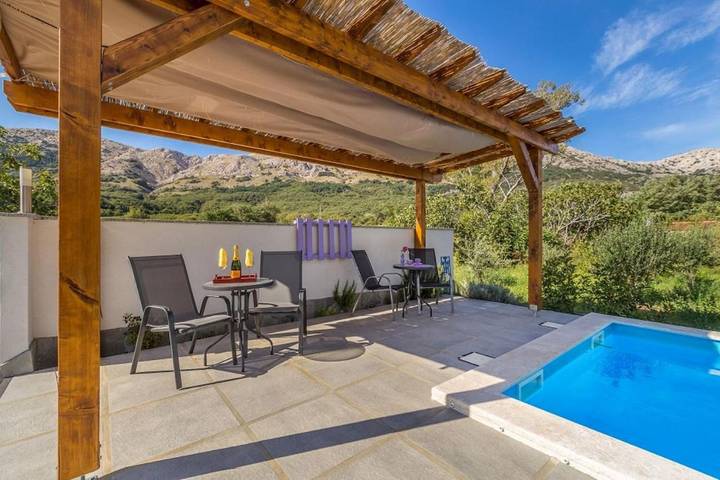 Ferienwohnung für 3 Personen, mit Garten und Pool sowie Ausblick, mit Haustier