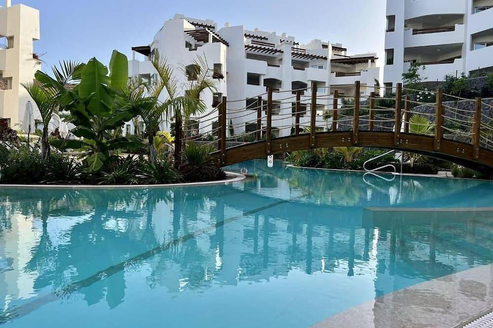 Appartement entier, Jardines Acoran Penthouse with Jacuzzi, Palm Mar in Palm-Mar, Arona