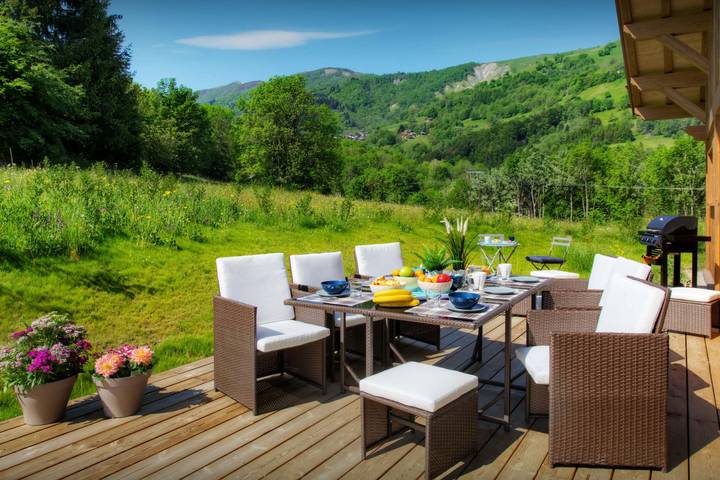 Gîte pour 10 personnes, avec Balcon et Terrasse ainsi que Jardin et Sauna dans Doucy-Combelouvière - 4