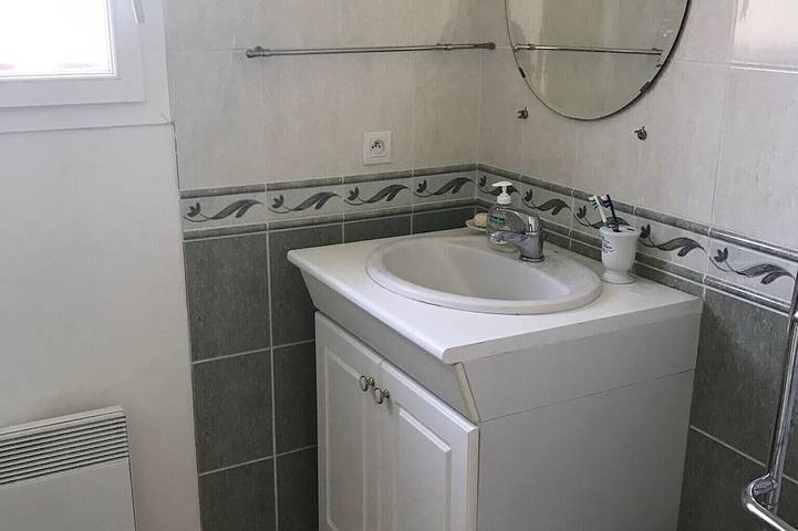 Cottage con piscina privada climatizada, 15 minutos a la playa más cercana in Mortagne-sur-Gironde, Saintes region