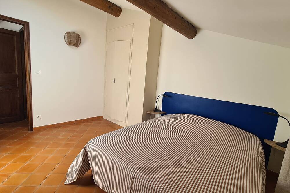Apartamento entero, Apartment with a terrace in Moustiers in Moustiers-Sainte-Marie, Parc naturel régional du Verdon