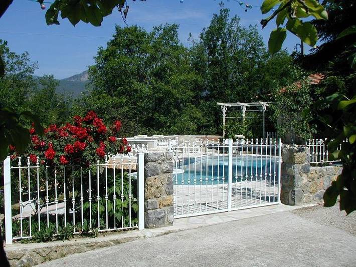 Maison de vacances pour 4 personnes, avec jardin ainsi que vue et piscine, animaux acceptés