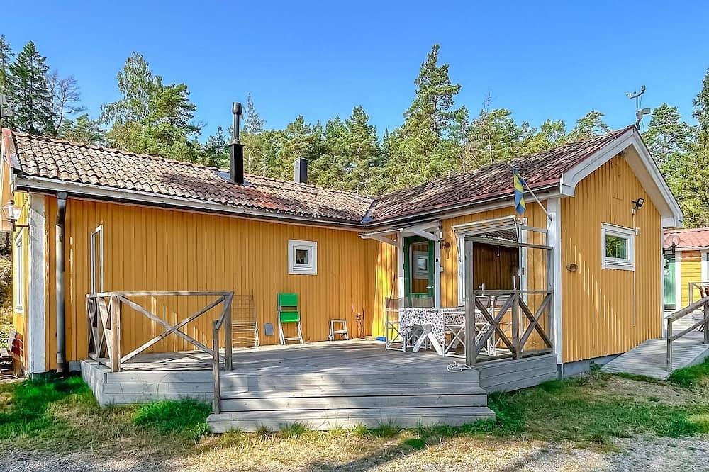 Beautiful home in Nynäshamn with Wifi in Nynäshamn