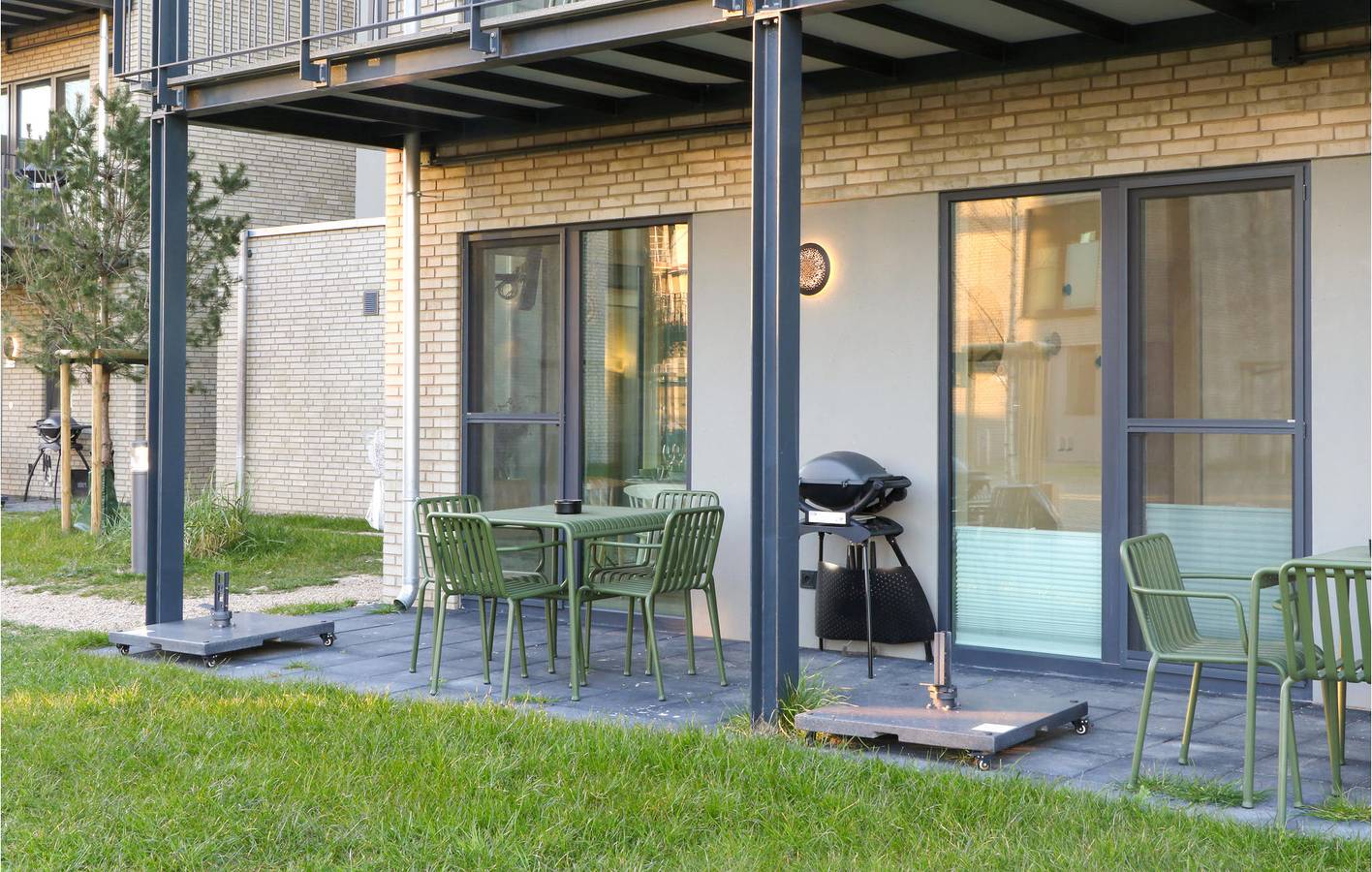 Entire holiday apartment, Ideal Getaway: Terrace Apartment near City & River in Marissa Ferienpark, Lembruch