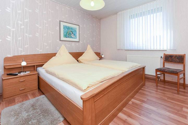 Ferienhaus für 4 Personen, mit Terrasse und Pool sowie Garten in Ostfriesland - 2