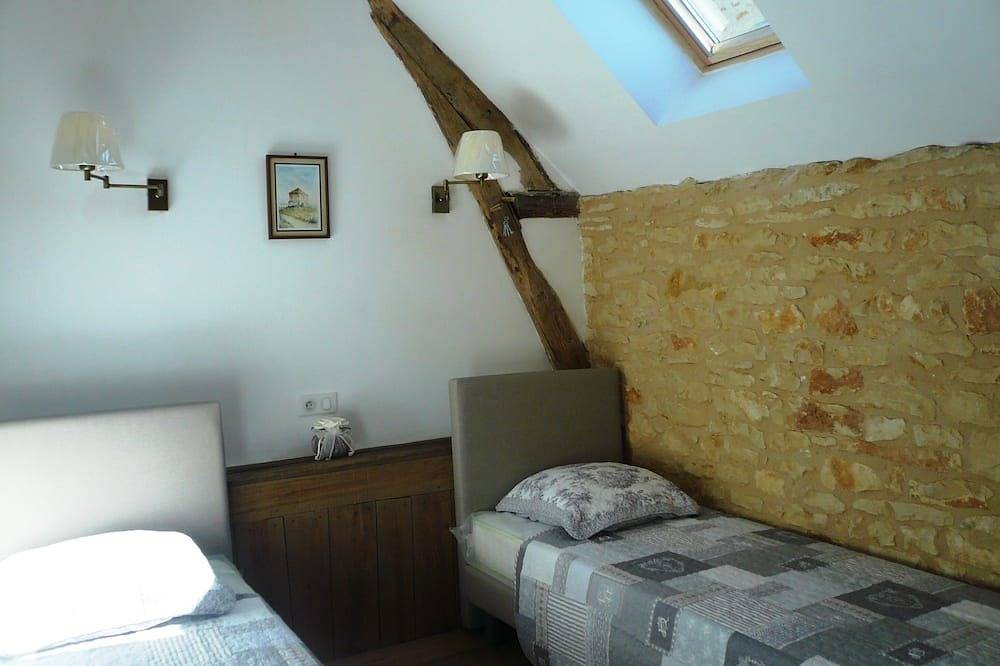 Gîte avec piscine au cœur du Périgord noir pour 8 personnes, parfaitement équipé in Paulin, Périgord Noir