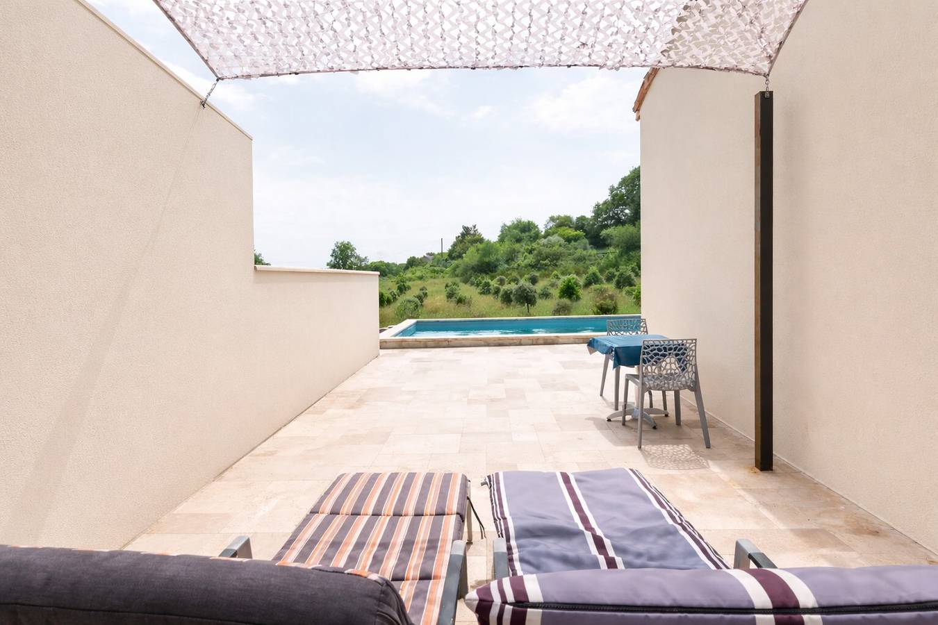 Maison "Beau Gite" con piscina privada, terraza privada y Wi-Fi in Le Garn, Region de Nimes