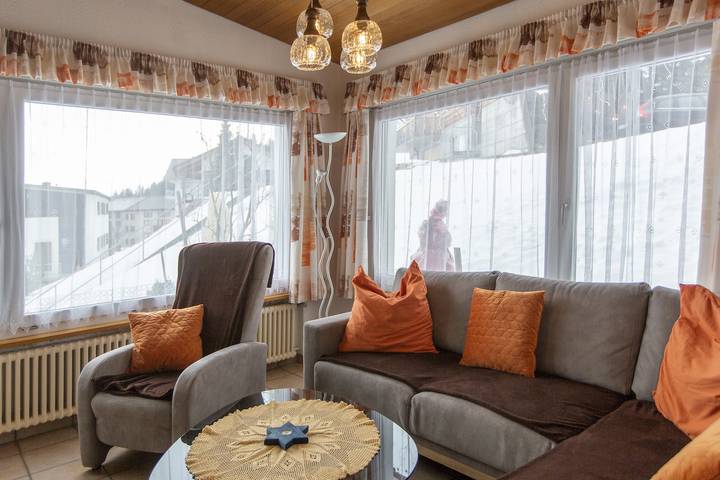 Ganze Ferienwohnung, Ferienwohnung Lerchenhüsli - 4.5 Zimmer-Chalet mit Bad/Dusche in Flumserberg, Flums