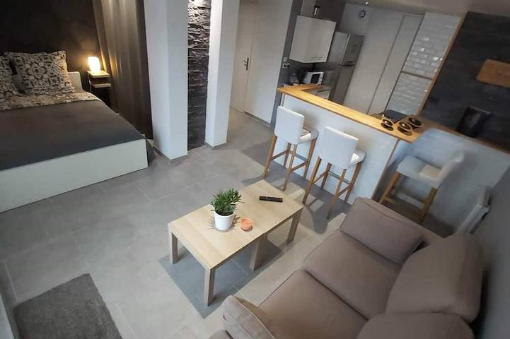 Gîte pour 4 personnes, avec jardin et terrasse, animaux acceptés à Cuers - 2