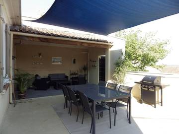 Gîte pour 6 personnes, avec vue et terrasse, animaux acceptés à Châteauneuf-du-Pape