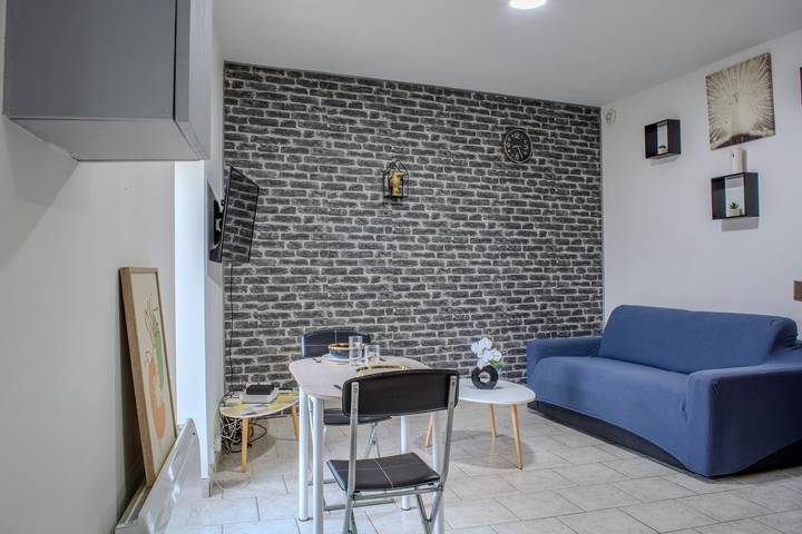 Apartamento entero, Apartamento de vacaciones para 4 personas in Saint-Doulchard, Región de Bourges