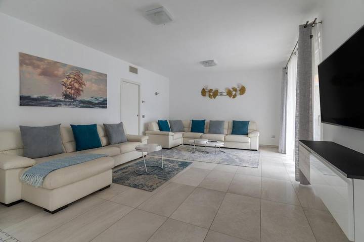 Ferienwohnung für 8 Personen, mit Garten und Ausblick sowie Seeblick und Pool in Luganer See (Lombardei) - 4