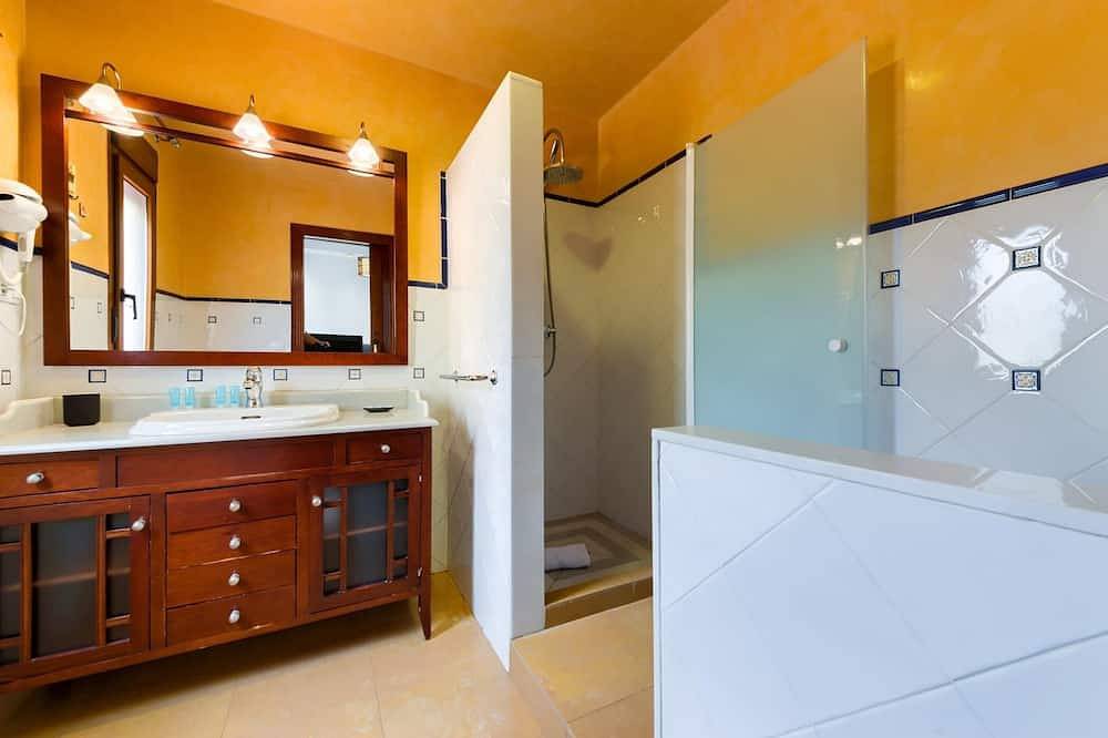 Amazing House with pool situated in El Candado Area in Málaga (Este), Malaga