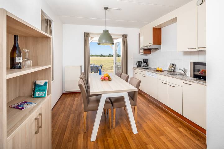 Ferienhaus für 6 Personen, mit Balkon/Terrasse und Sauna sowie Terrasse in Bruinisse - 2