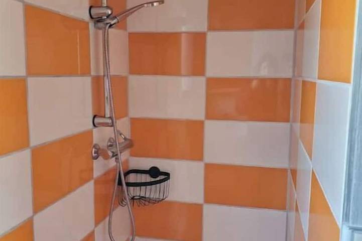 Gîte pour 4 personnes, avec jardin et terrasse à Rostrenen - 2