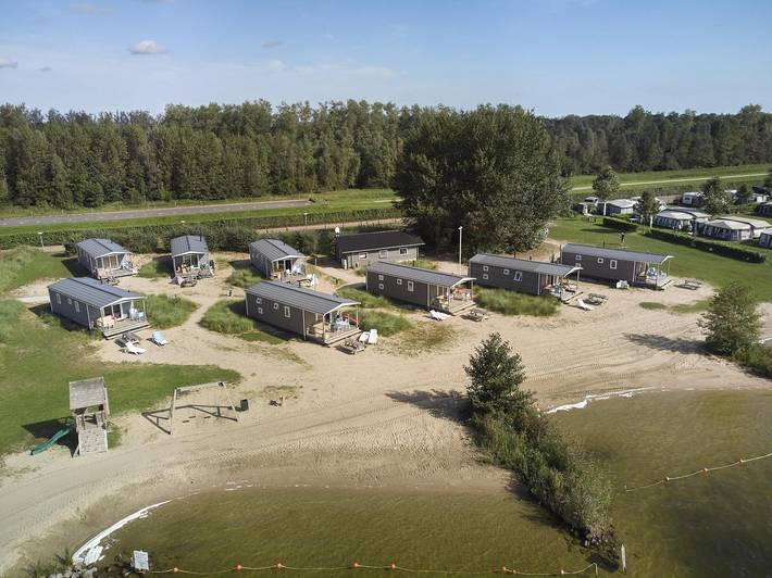 Ferienhaus für 4 Personen, mit Balkon/Terrasse und Terrasse sowie Seeblick in Flevoland - 2