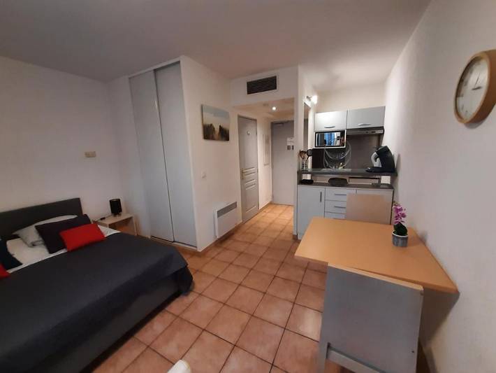 Gîte pour 2 personnes, avec Terrasse ainsi que Jardin et Piscine à Mouans-Sartoux - 2