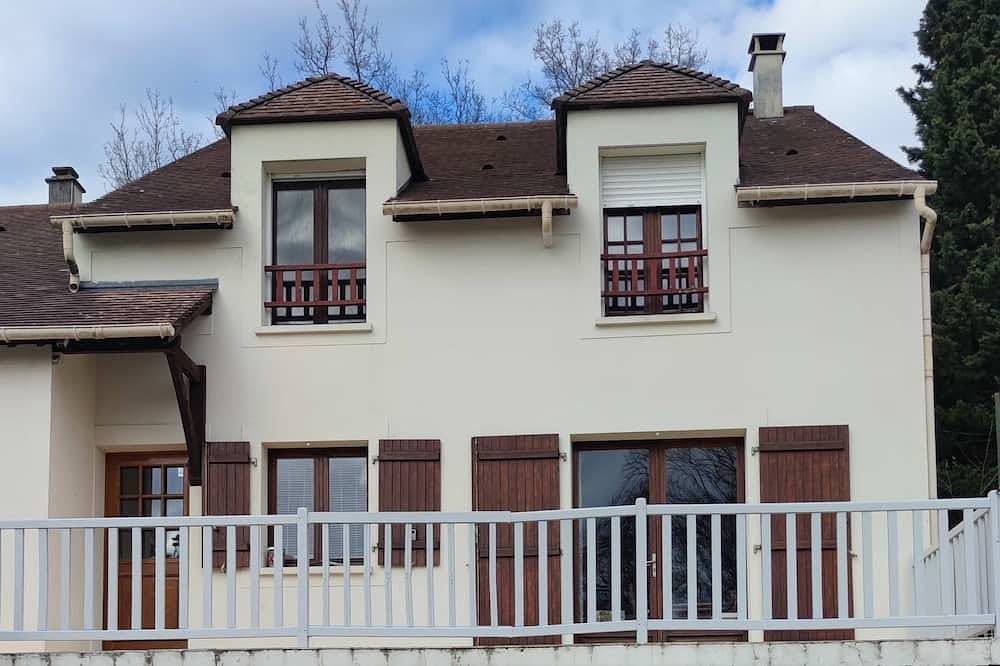 Peaceful 3-bedroom house in Vulaines-sur-Seine perfect for a country getaway. in Vulaines-sur-Seine, Seine-et-Marne