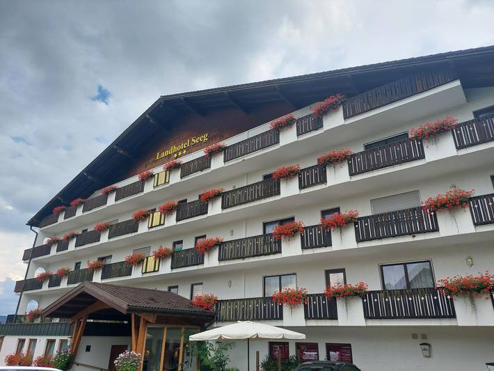 Ferienwohnung für 4 Personen, mit Balkon und Pool in Seeg - 2