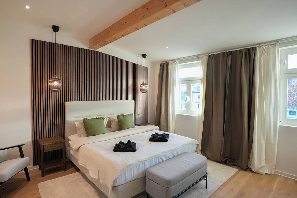 Ganze Wohnung, 120 m² Luxus-Penthouse - Sky View Terasse - 2 Schlafzimmer - Neu und Design in Leipzig-Ost, Leipzig