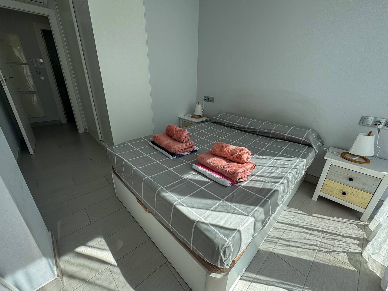 Apartamento entero, Apartamento 'Boutique Sol y Mar' con piscina comunitaria, Wi-Fi y aire acondicionado in Torrox Costa, Torrox