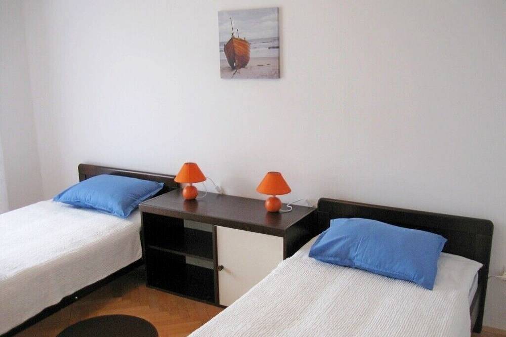 Ganze Wohnung, Ferienwohnung Ana,, Brodarica, hr in Brodarica, Šibenik-Knin
