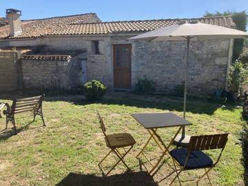 Gîte pour 4 personnes, avec piscine et jardin en Charente-Maritime
