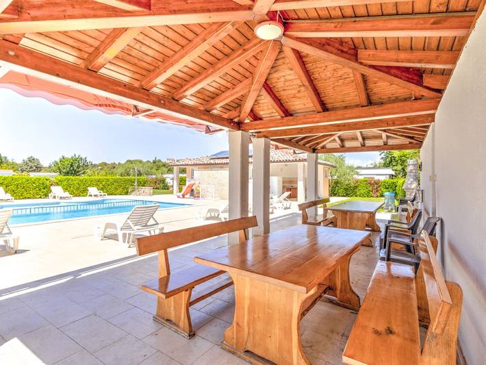 Camping für 6 Personen, mit Garten und Pool sowie Terrasse in Medulin - 3