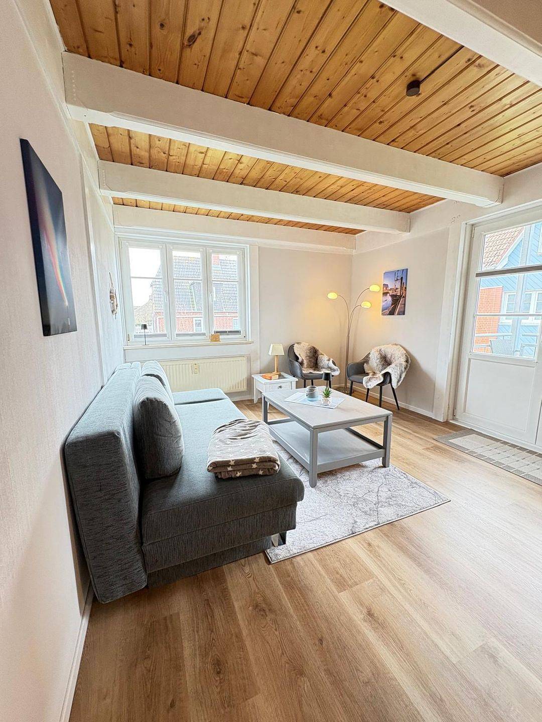 Ganze Wohnung, Entspannte Ferienwohnung „Heimat auf Zeit“ direkt am Meer auf Pellworm! in Tammensiel, Pellworm