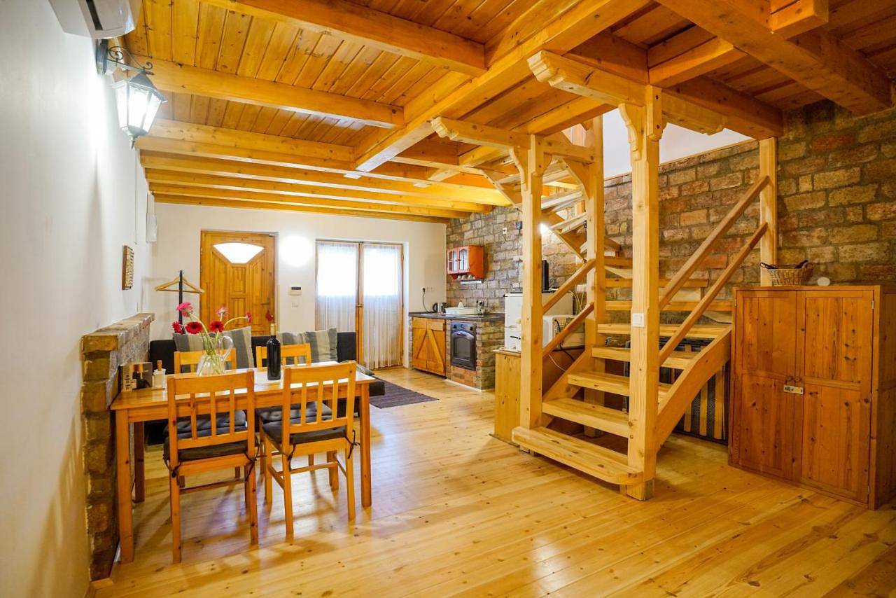 Cały apartament, Borház Apartman in Eger, Komitat Heves