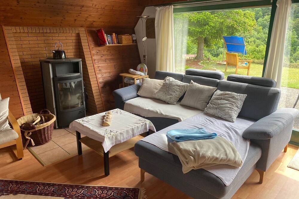 Ruhiges, gemütliches Ferienhaus mit Kamin, Grillplatz und traumhafter Aussicht in Hatzfeld, Waldecker Land