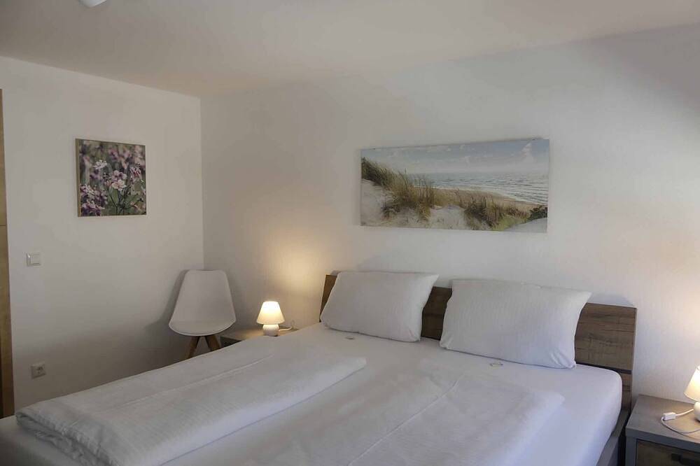 Ganze Wohnung, Neu renovierte 70qm Ferienwohnung im 2. Stock in zentraler Lage in Legoland Deutschland, Günzburg