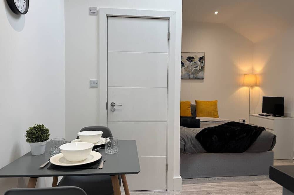 Entire apartment, Central Maidstone Studio | Close to High Street in Kent