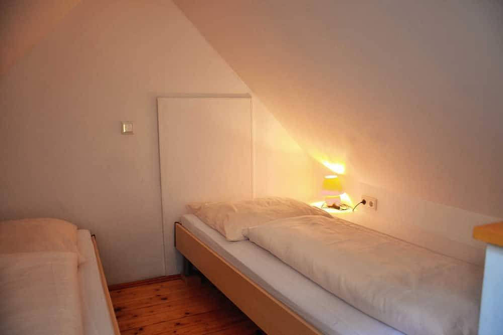 Ganze Wohnung, Fewo Landeskrone Dachgeschoss-Maisonette - Altstadthaus/Ferienwohnungen Görlitz in Görlitz, Oberlausitz-Niederschlesien