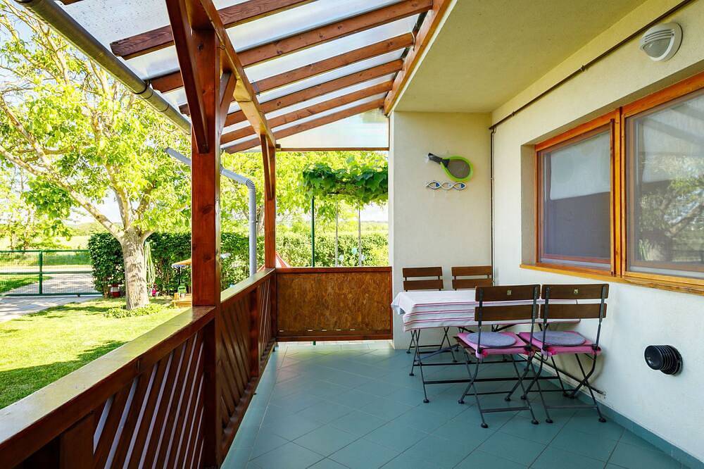 Ganze Wohnung, Ferienwohnung Carlo by Interhome in Balatonszemes, Plattensee Südufer