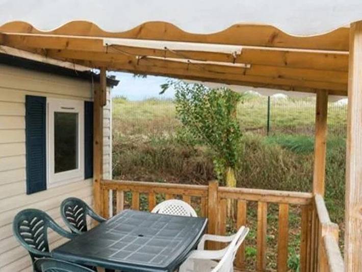Camping Le Chêne Gris - Mobilheim 6 personen - Comfort | 3 Zi. | 6 Pers. | Erhöhte Terrasse | Clim. in Faremoutiers, Seine-et-Marne