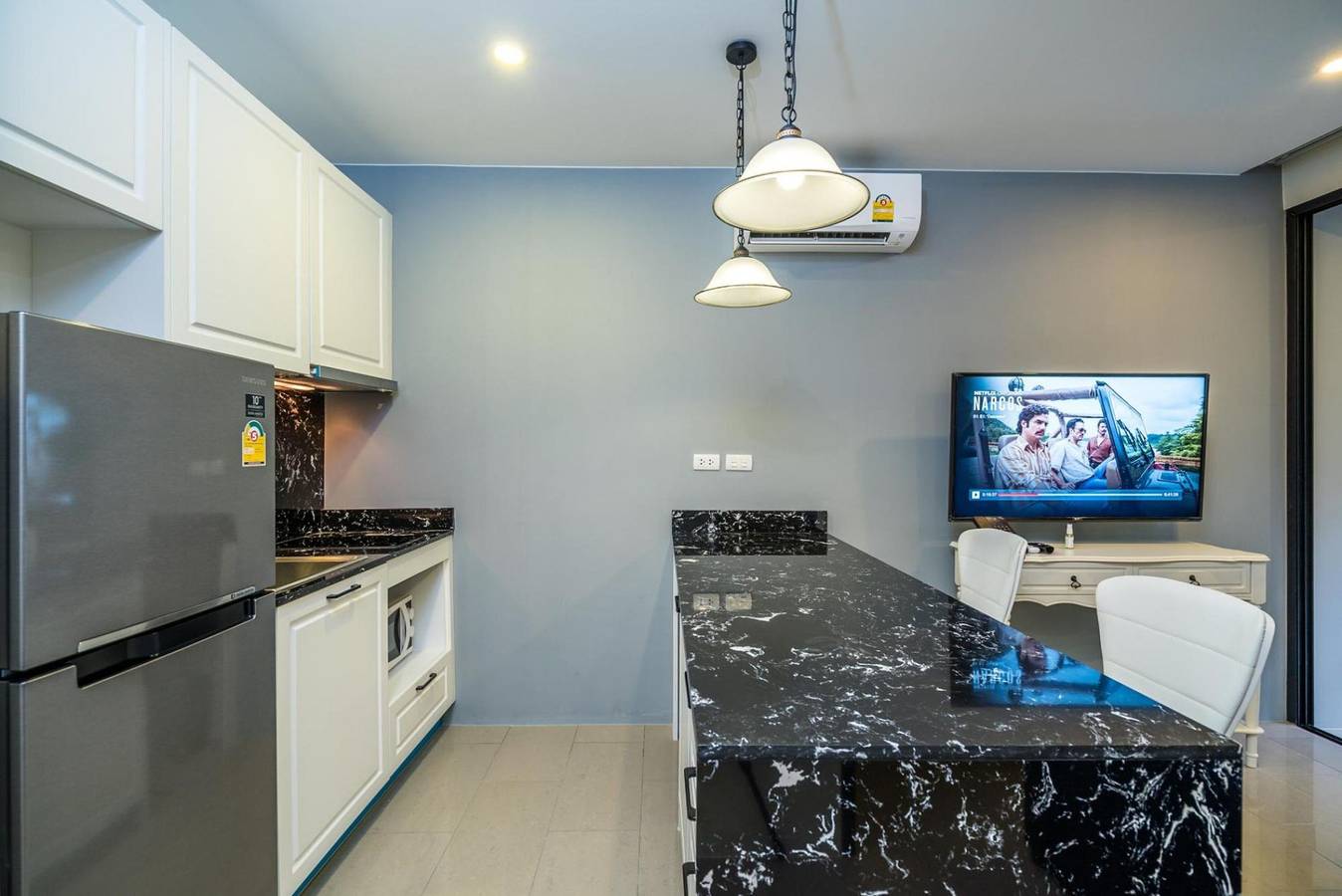 Hel lejlighed, Modern Condo Palmyra-great location, walk to beach in Phuket