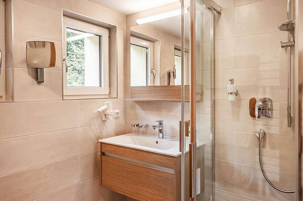 Doppelzimmer Karwendel (Frühstück bis 3 Nächte) - Naturhotel Alpenblick in Eben am Achensee, Brandenberger Alpen