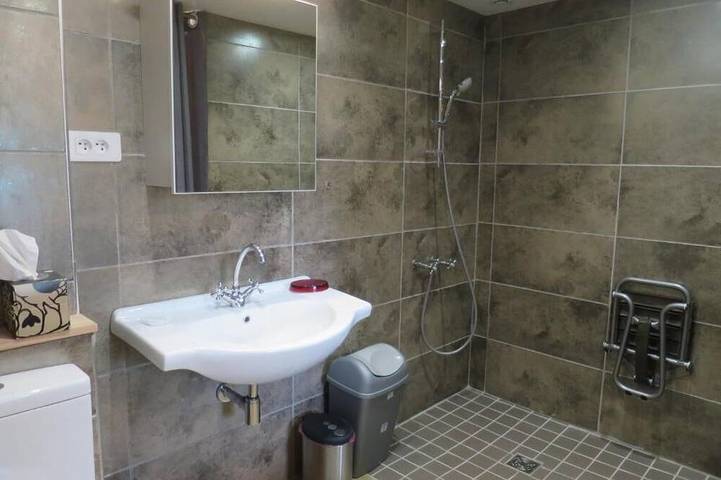 Gîte pour 4 personnes, avec jardin à Plouezoc'h - 4