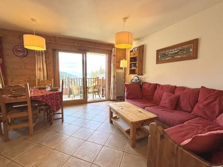 Gîte pour 6 personnes, avec balcon et piscine à Cohennoz