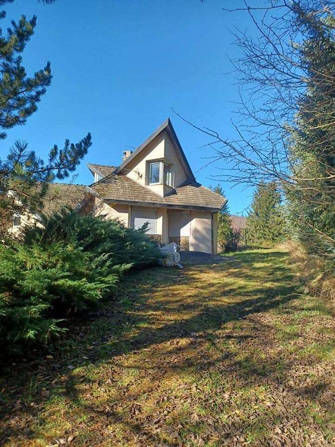 Location de vacances pour 2 personnes, avec jardin ainsi que terrasse et vue à Le Bleymard - 2