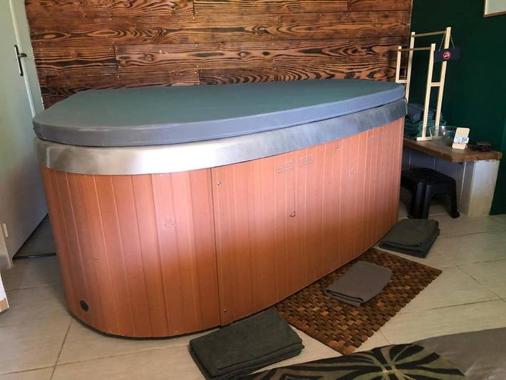 Gîte pour 2 personnes, avec piscine et jacuzzi ainsi que sauna et jardin à Alès - 3