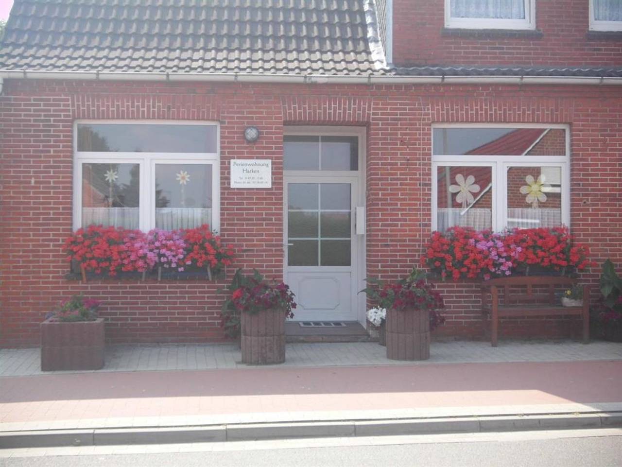 Ganze Ferienwohnung, Harken - Fewo Tim & Nicole - Fewo Tim, Dusche, Wc, Wohn-/Schlafraum in Loppersum (Hinte), Hinte