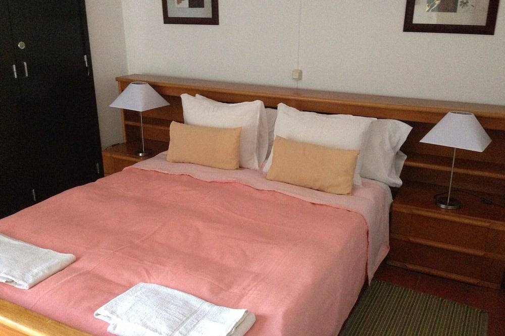 3 bedroom townhouse close to golf and beach in sunny Vilamoura in Quarteira, Distrito de Faro