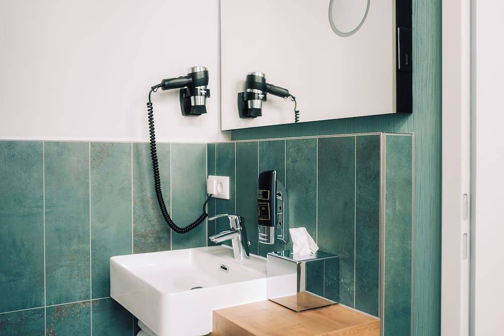 Ganze Wohnung, Ferienwohnung mit kompakter Küche und Hotelservice. Sehr zentral gelegen. in Eberswalde, Barnimerland Region