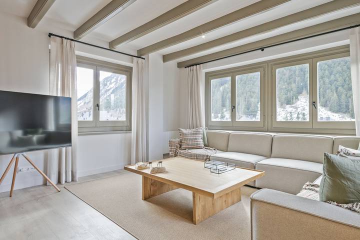 Ganze Wohnung, Ferienwohnung für 6 Personen mit Balkon in Baqueira, Naut Aran