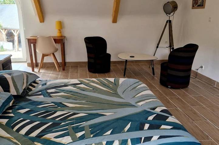 Les Cavaliers, character gîte with swimming pool, 20 minutes from the seaside in Lamballe-Armor, Côtes-d'Armor