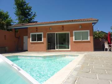 Gîte pour 2 personnes, avec terrasse et piscine dans l' Ariège