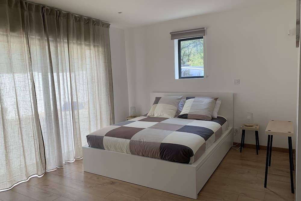 Spacious and quiet villa classified 4 * furnished with tourism in Flassans-sur-Issole, Brignoles region